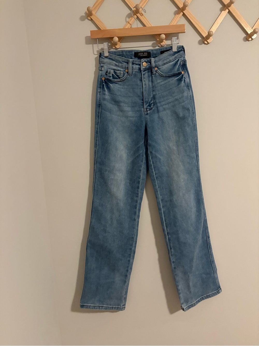Judy Blue Medium Wash Straight Leg Jeans size 26